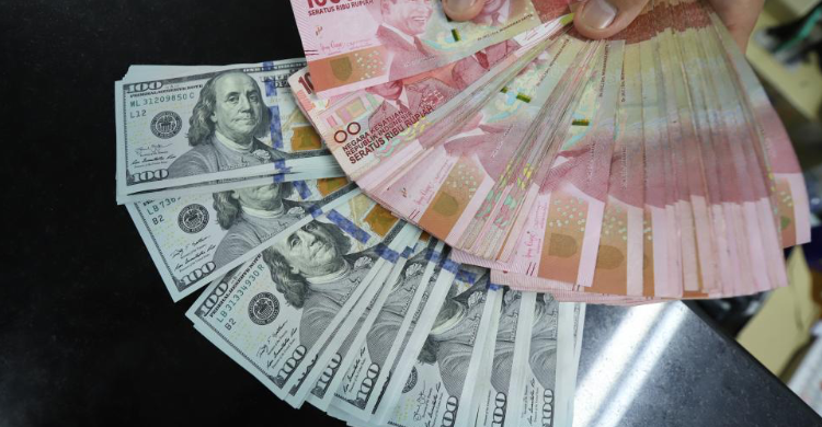 Rupiah Menguat, Dolar AS Terkoreksi ke Rp 16.570 pada 21 Oktober 2025